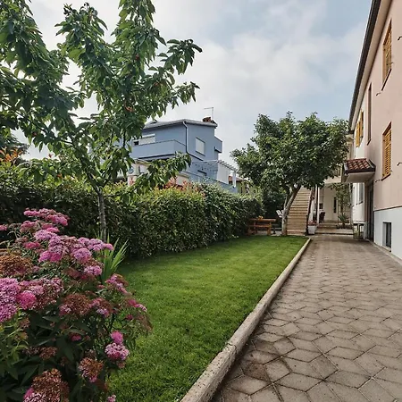 Car 3 Apartament *